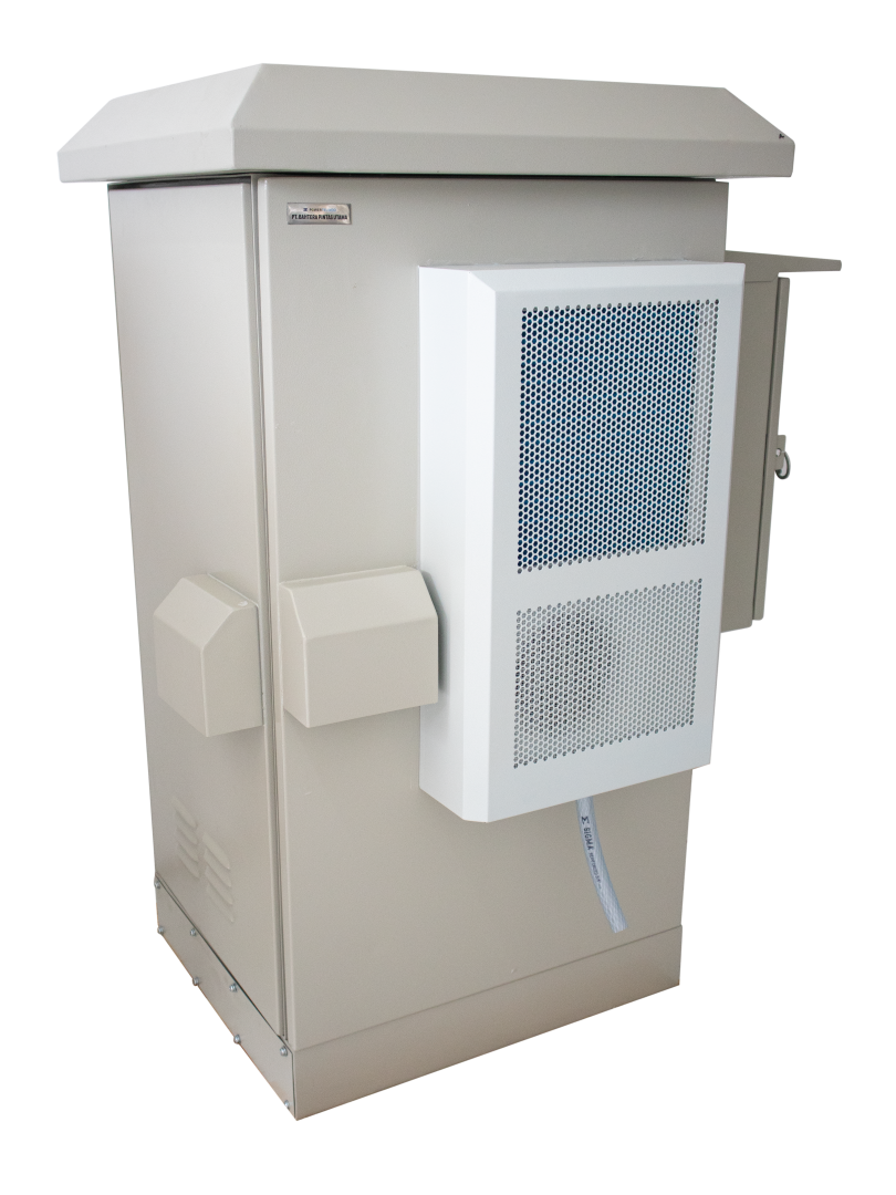ODC Cabinet Outdoor Custom 20U tertutup dengan AC outdoor terpasang di sisi kabinet.